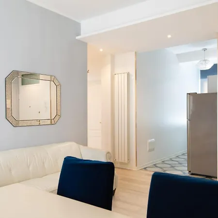 Apartment Sweet Manthone